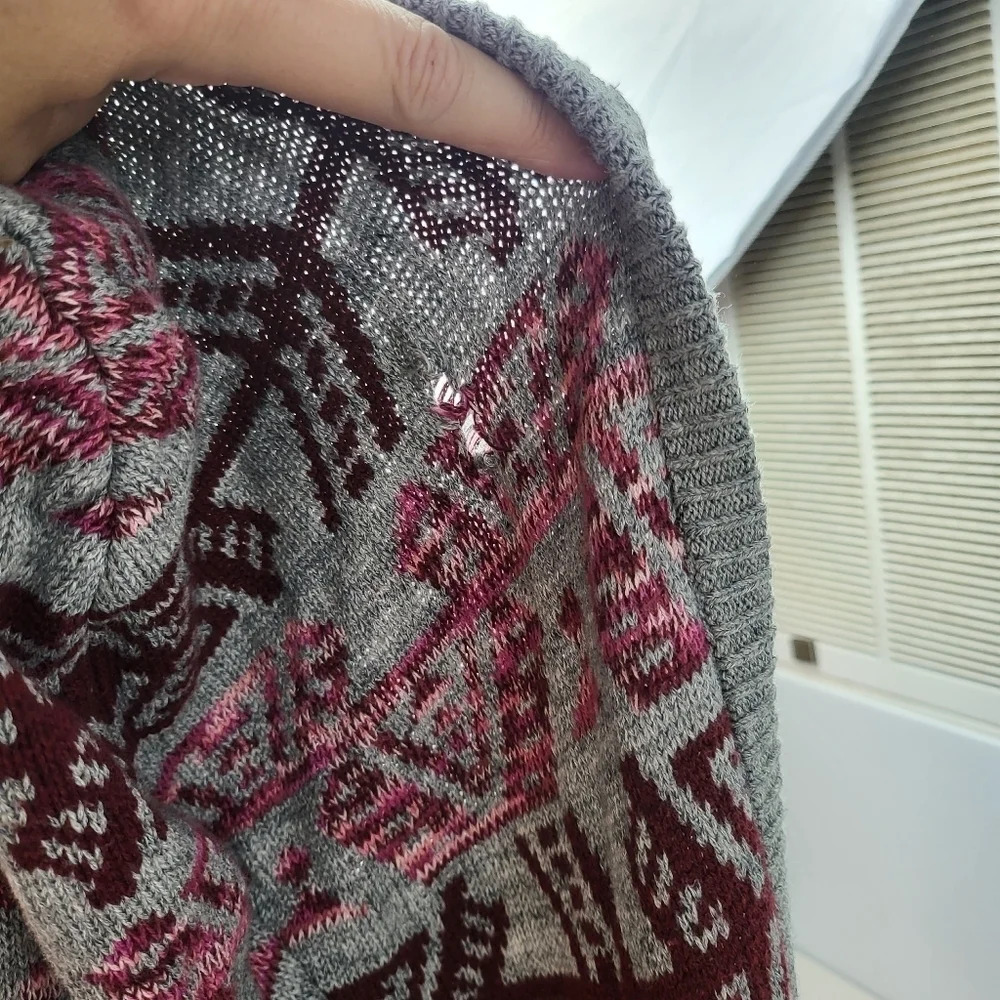 American Eagle Aztec Hooded Pullover Sweater Size Small FLAWED - Picture 14 of 16